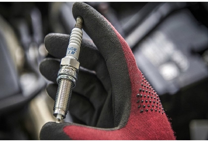 NGK Spark Plug dispõe de velas de ignição Iridium IX